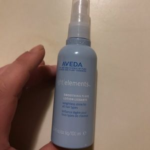 Aveda light elements smoothing fluid for hair